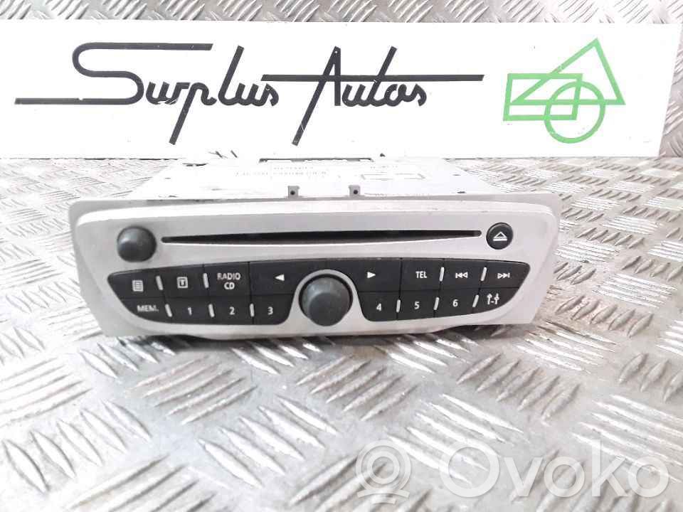 Renault Megane III Panel / Radioodtwarzacz CD/DVD/GPS 