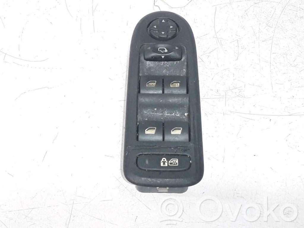 Electric window control switch   6490Y6,20240083,4666065,VDMS13