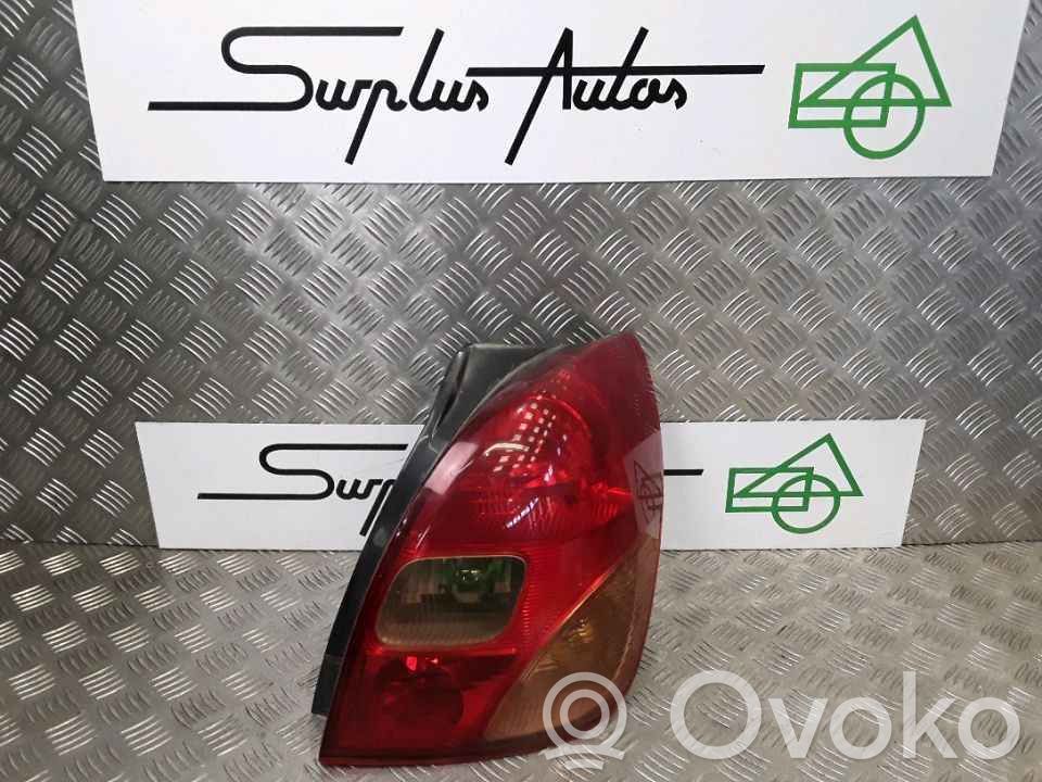Toyota Corolla Verso E121 Rückleuchte Heckleuchte 
