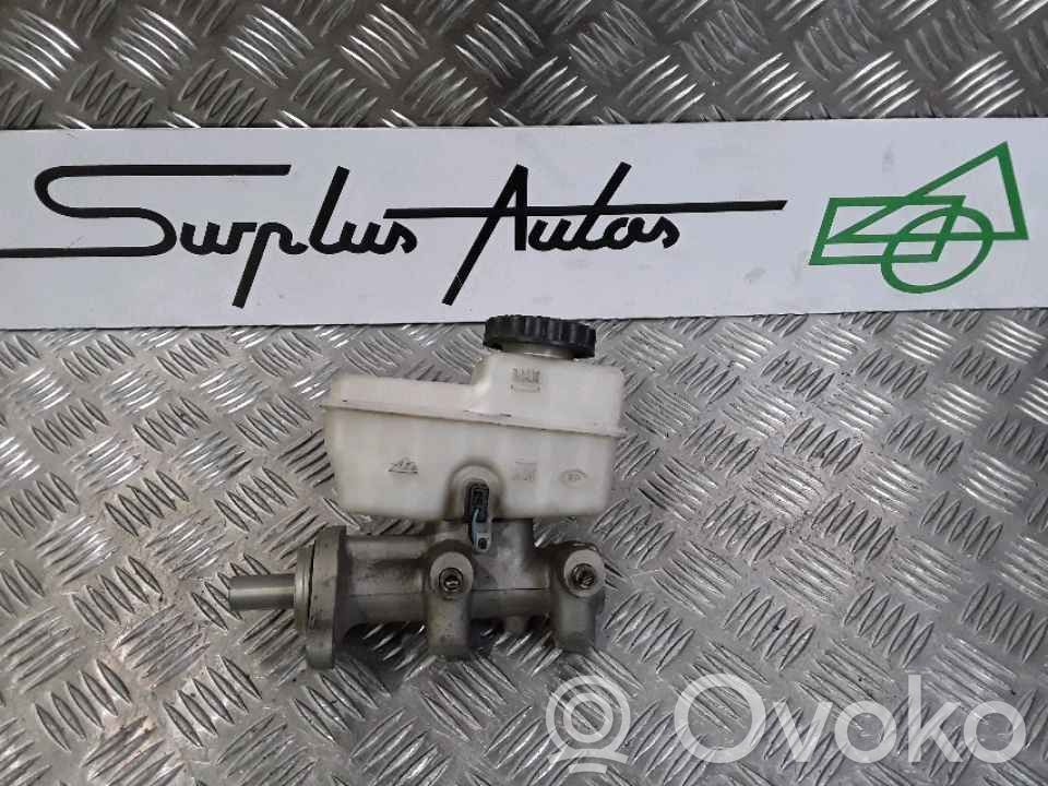 Nissan PickUp Główny cylinder hamulca 