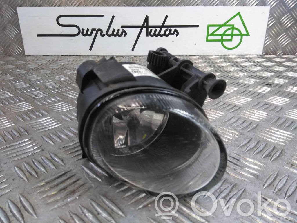 Etusumuvalo   8T0941699E,20212284,4637013,VDMS13