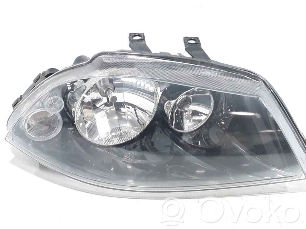 Seat Ibiza III (6L) Lampa przednia 