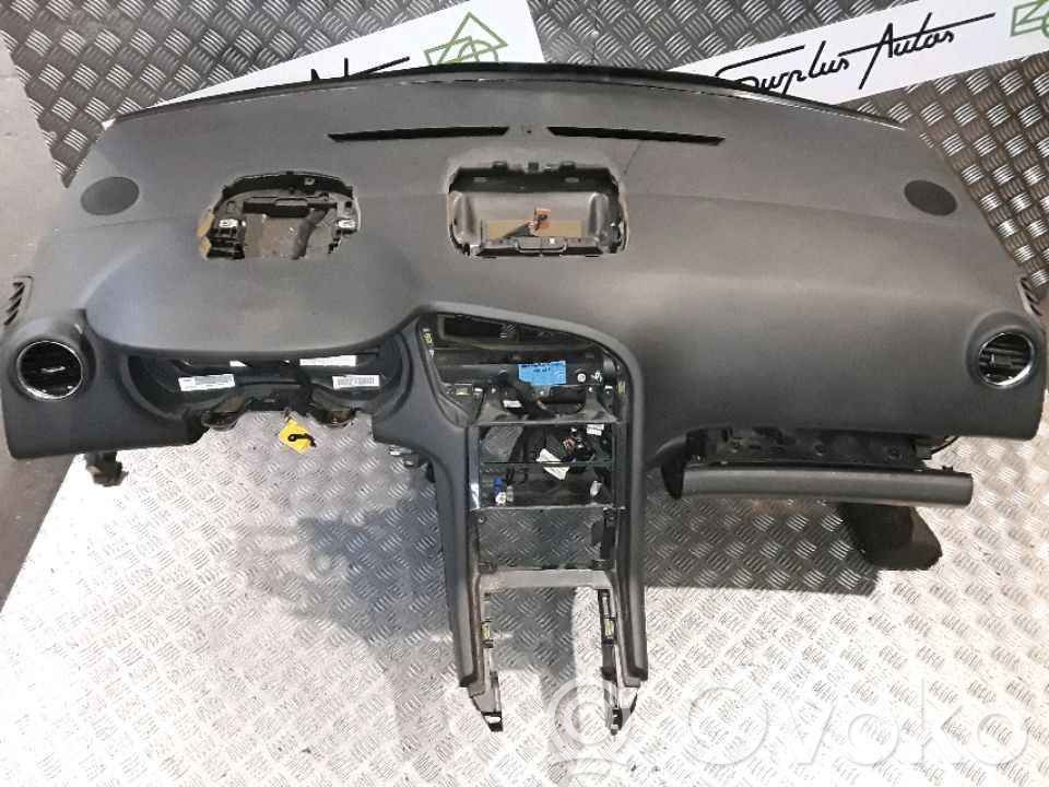 Peugeot 5008 II Panel de instrumentos 