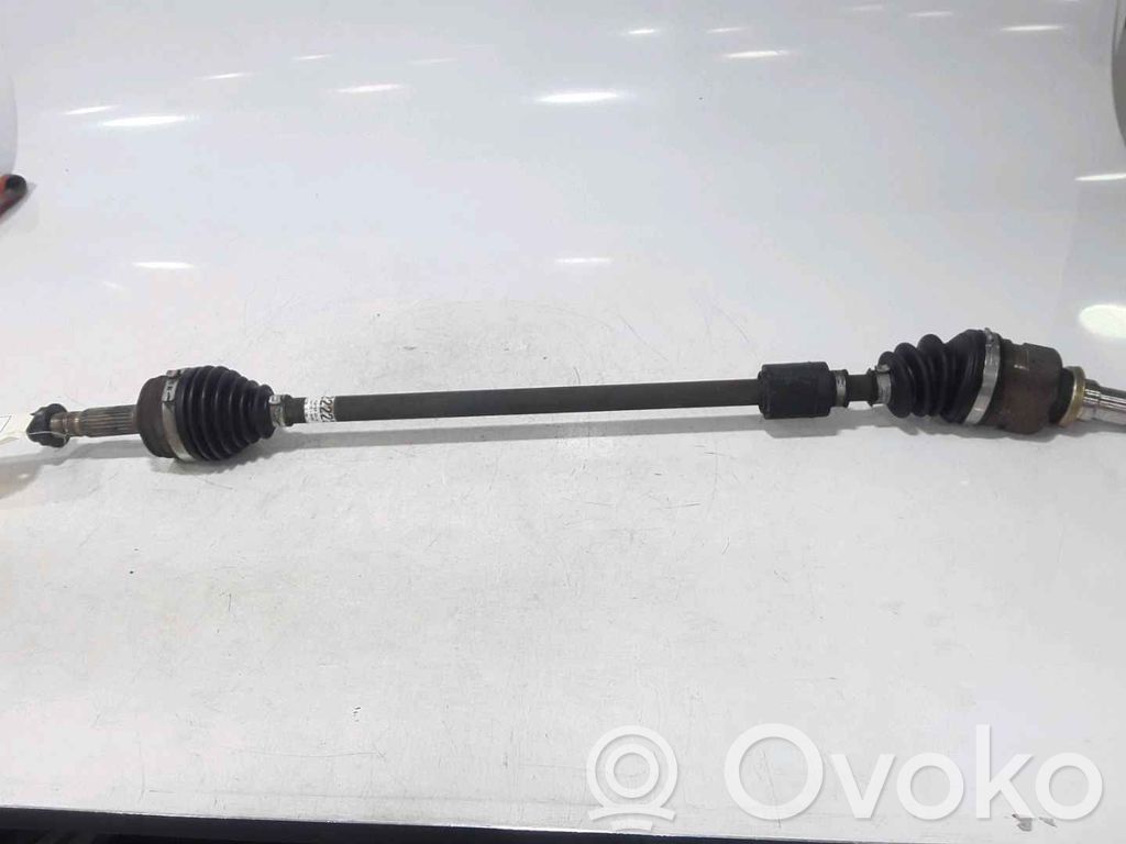Toyota Aygo AB10 Półoś przednia 