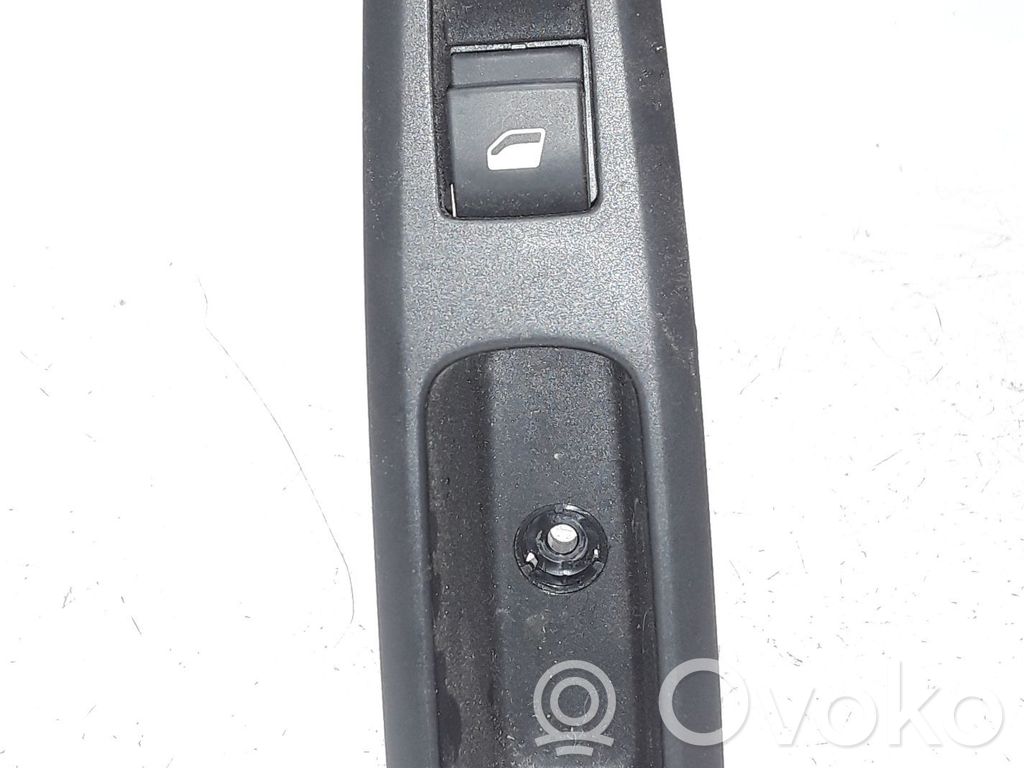 Peugeot 3008 I Electric window control switch 