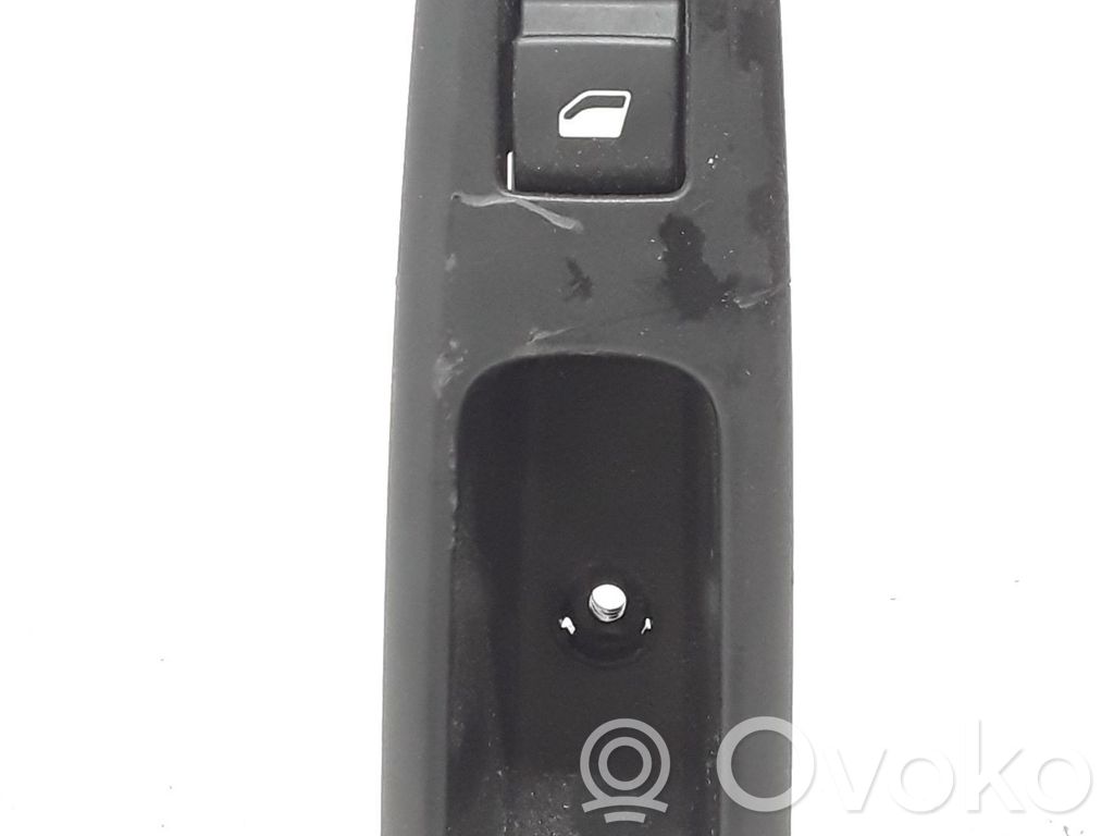 Peugeot 3008 I Electric window control switch 