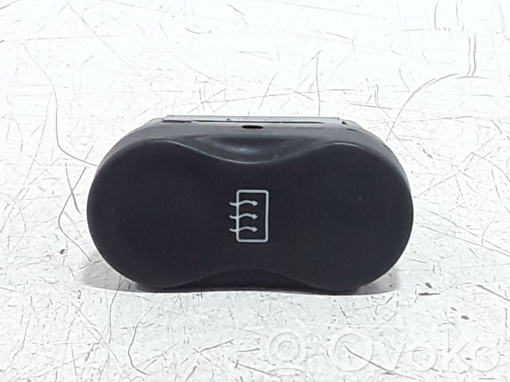 Dacia Duster Windscreen/window heater switch 