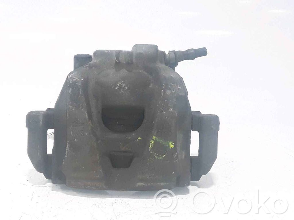 Audi A4 S4 B5 8D Zacisk hamulcowy przedni 