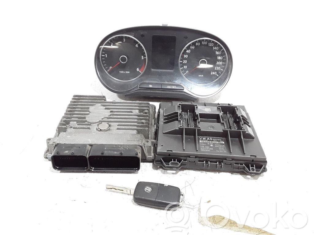 Volkswagen Polo V 6R Engine ECU kit and lock set 
