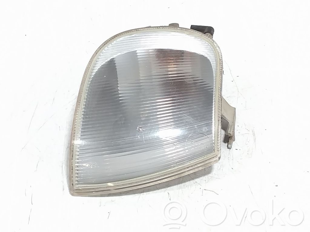 Volkswagen Polo III 6N 6N2 6NF Kierunkowskaz przedni 