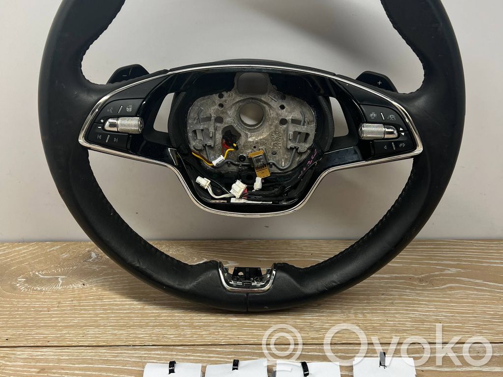 Skoda Enyaq iV Ohjauspyörä 