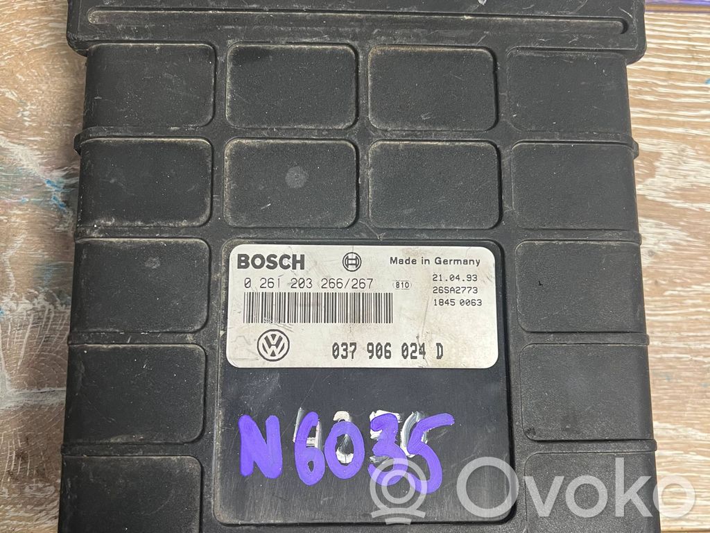 Volkswagen Golf III Engine control unit/module 