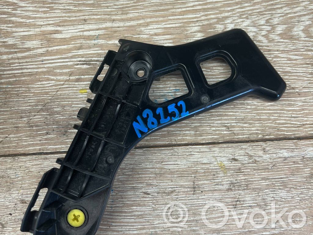 Lexus CT 200H Front bumper mounting bracket 