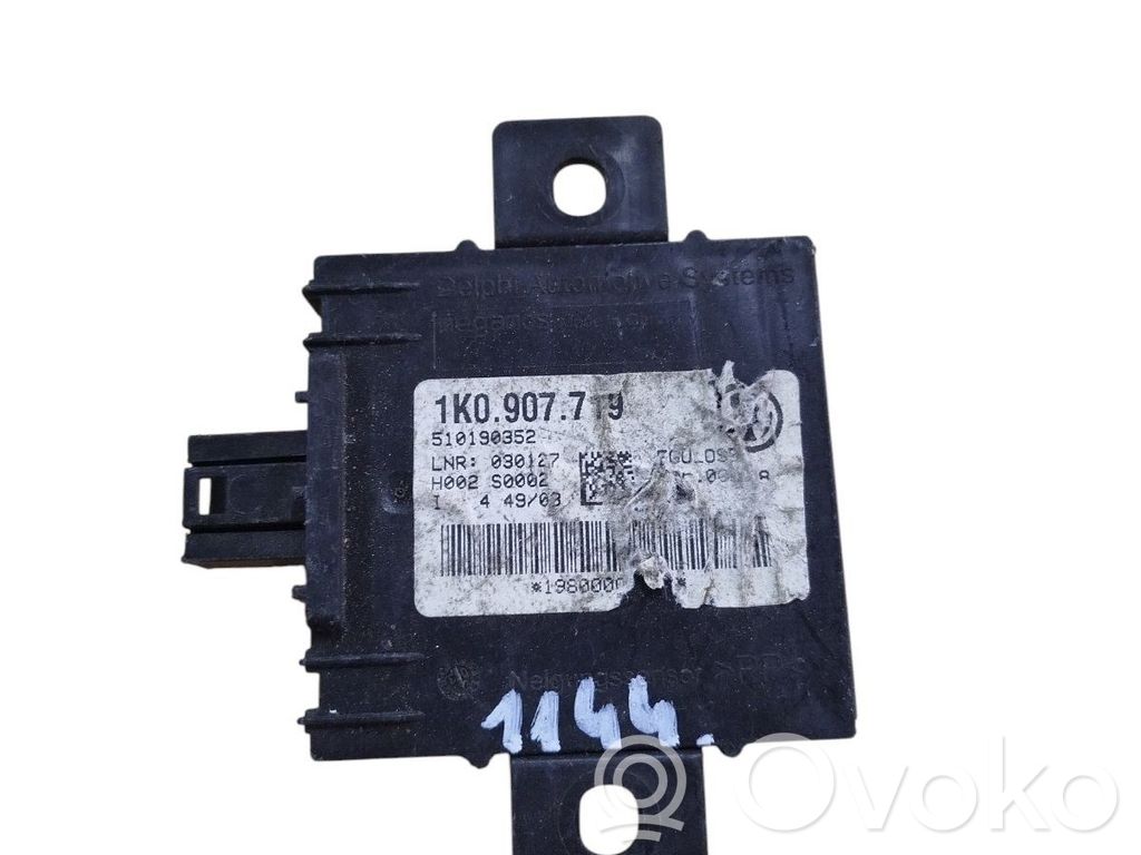 Volkswagen Golf V Alarm control unit/module 