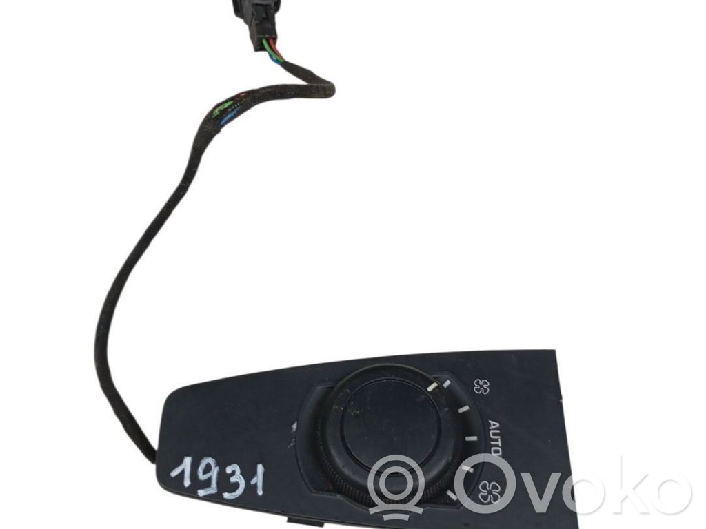 Peugeot 308 Climate control unit 