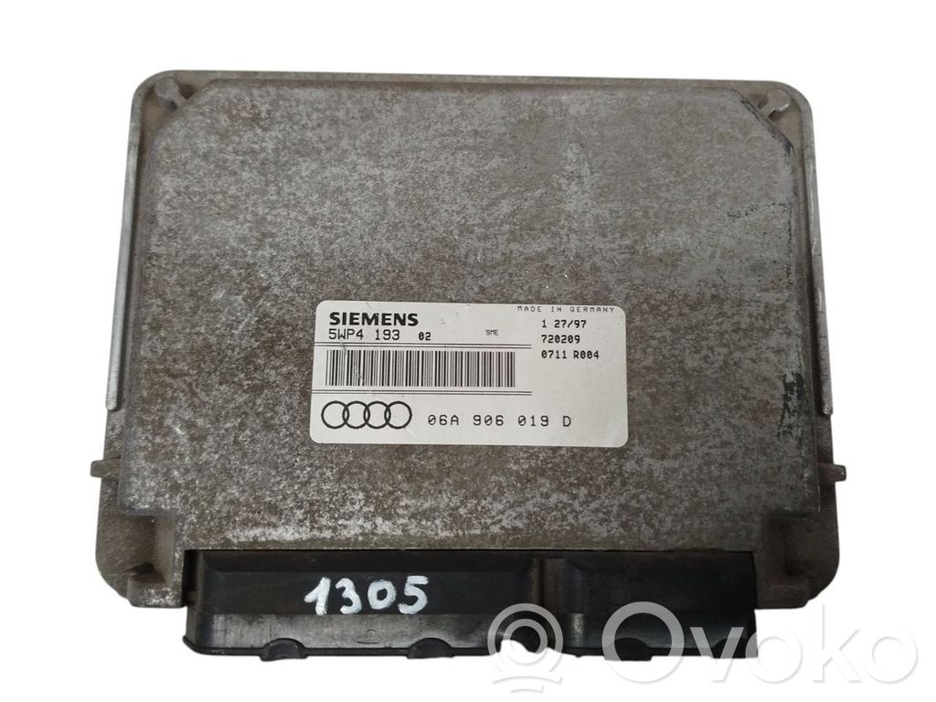 Volkswagen PASSAT B5.5 Engine control unit/module 
