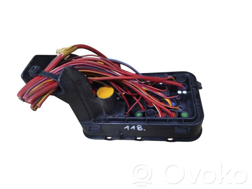 Volkswagen Golf V Juego de caja de fusibles 