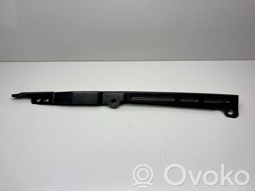 Audi RS Q3 Soporte de montaje del guardabarros 
