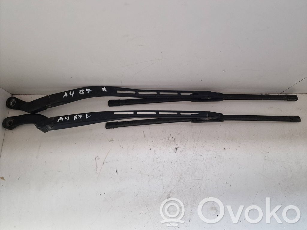 Audi A4 S4 B7 8E 8H Ramię wycieraczki szyby przedniej / czołowej 