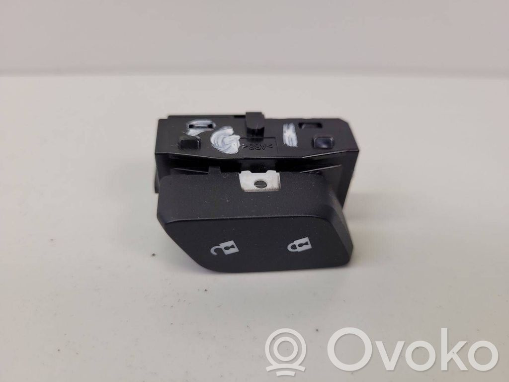 Opel Astra K Botón interruptor de bloqueo de puertas 