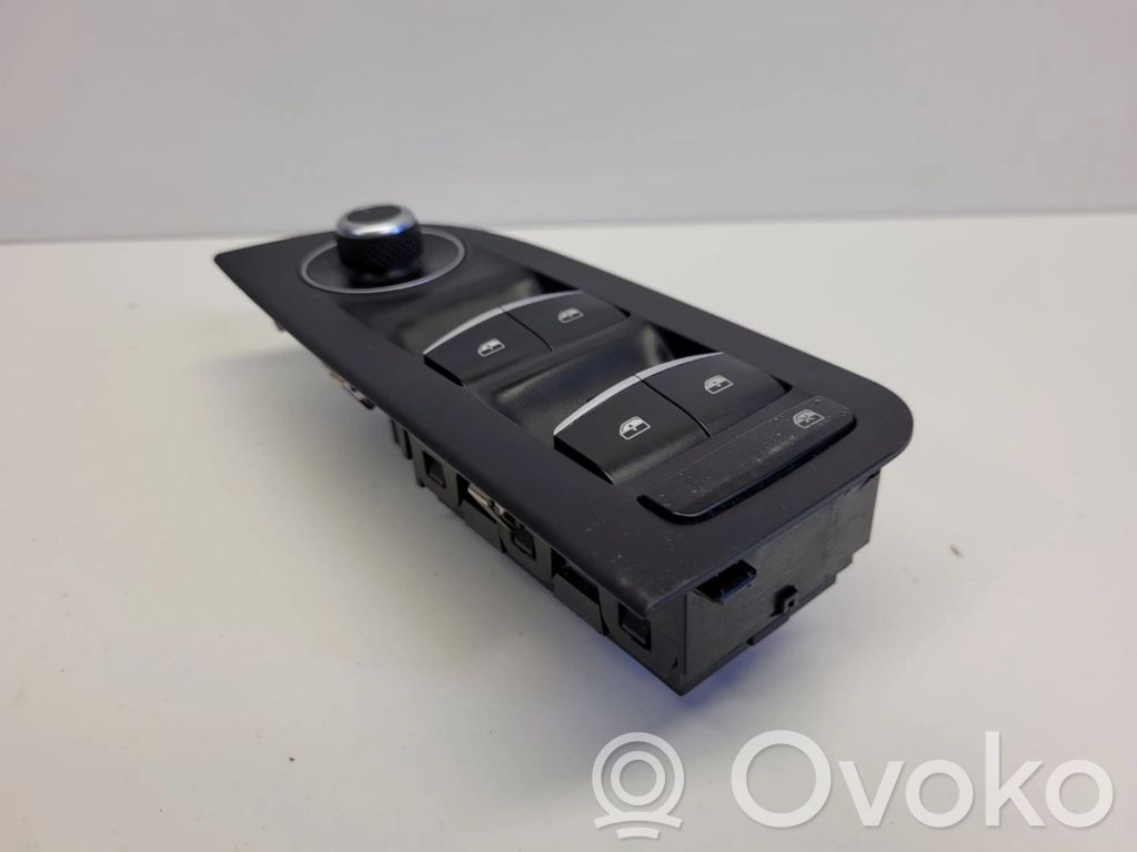 Interruptor del elevalunas eléctrico   01561255410