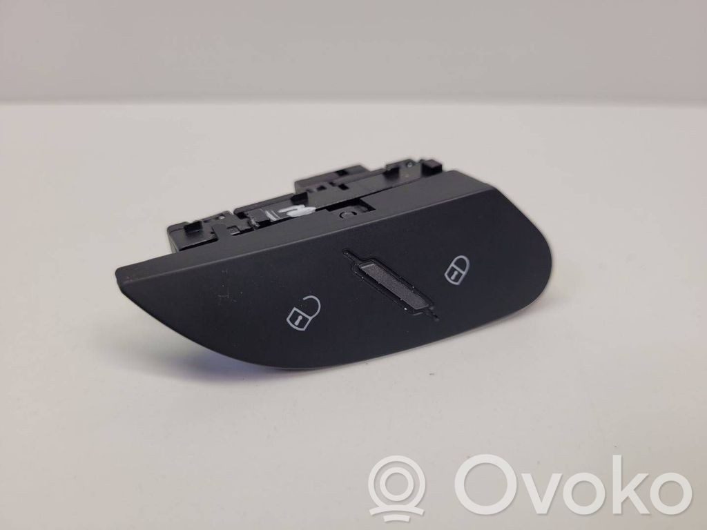 Alfa Romeo Stelvio Central locking switch button 