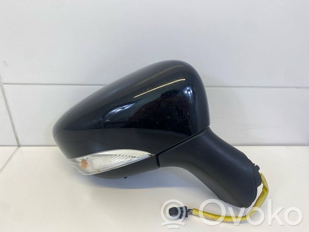 Renault Captur Front door electric wing mirror 
