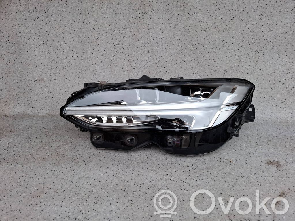 Volvo S90, V90 Scheinwerfer 