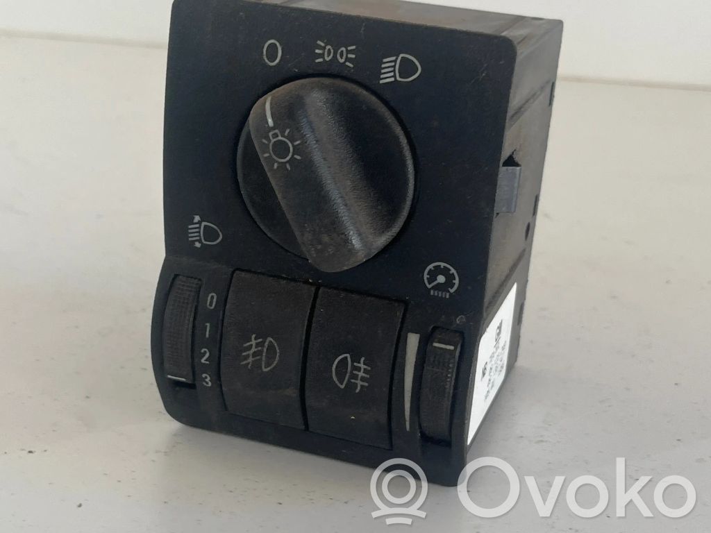 Opel Zafira A Interruptor de luz 