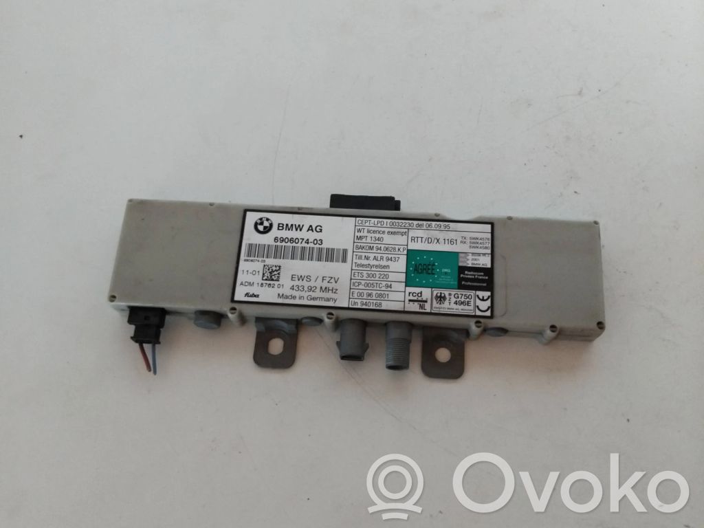 BMW 3 E46 Antenos stiprintuvas 