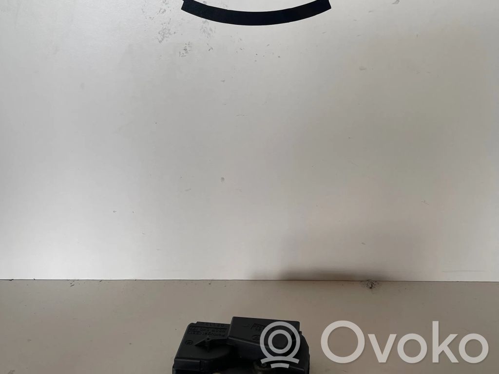 BMW 3 E46 Tailgate window lock/catch/latch 