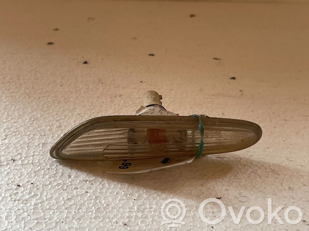 Front fender indicator light   7165742
