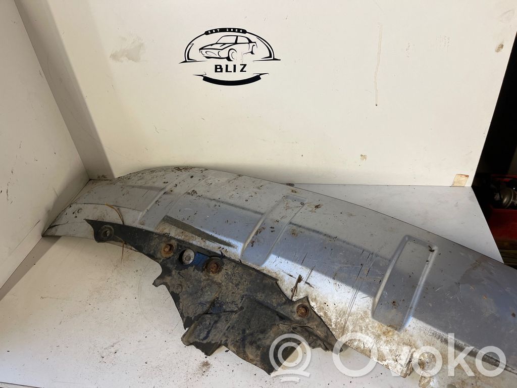 Mitsubishi Outlander Dekoratīvās aizmugurē bampera ulikas 