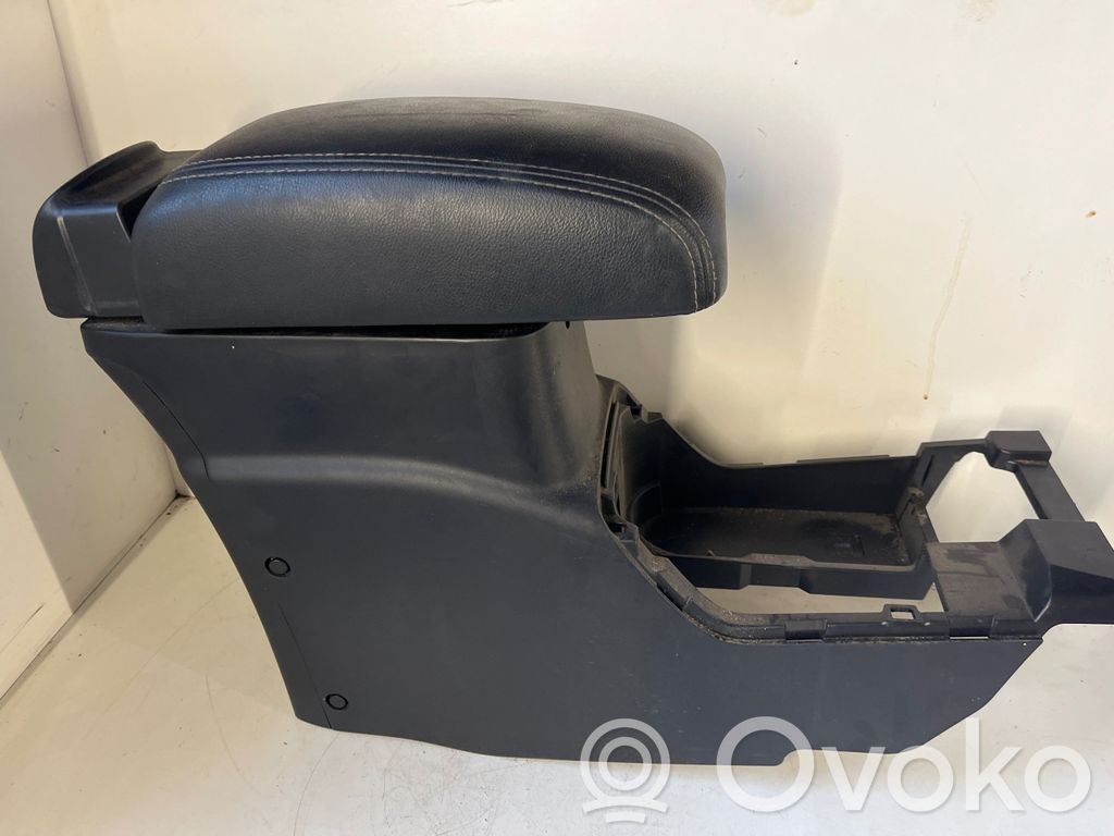 Mitsubishi Outlander Center console 