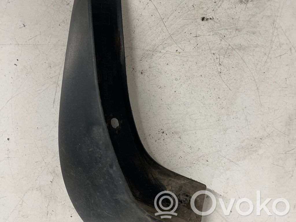 KIA Ceed Eturoiskeläppä 
