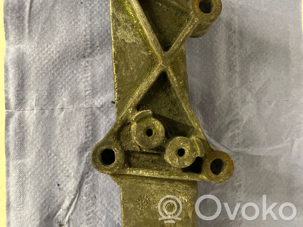 Renault Master II Engine mounting bracket 