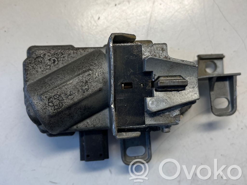 Volvo V50 Ohjauspyörän lukitus 