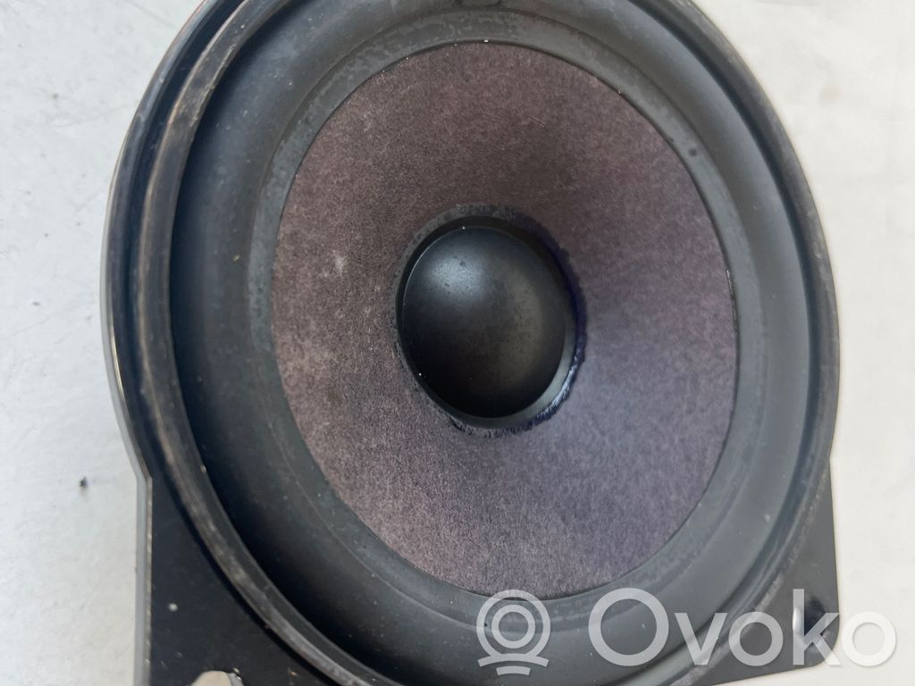 BMW 5 E60 E61 Garsiakalbis (-iai) priekinėse duryse 