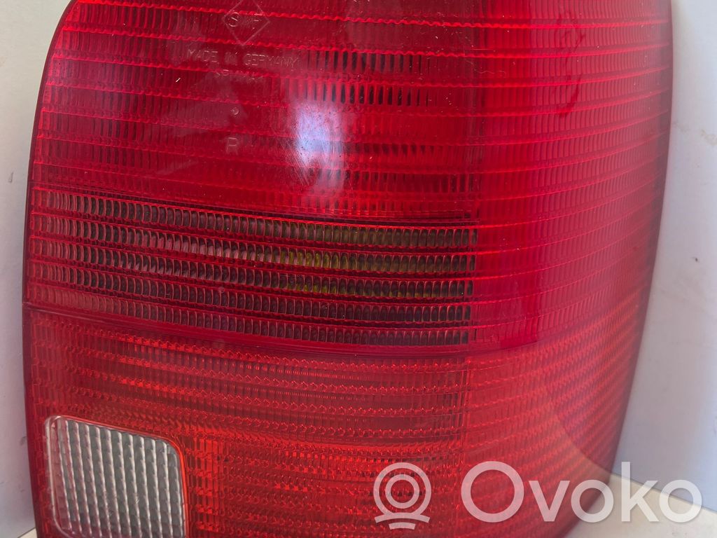 Volkswagen PASSAT B5 Lampa tylna 