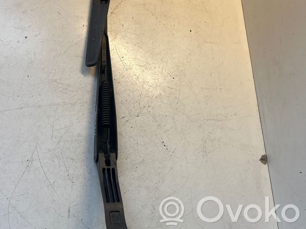 Subaru Outback Front wiper blade arm 