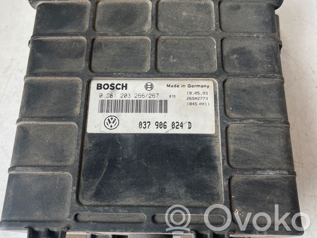 Volkswagen Golf III Engine control unit/module 