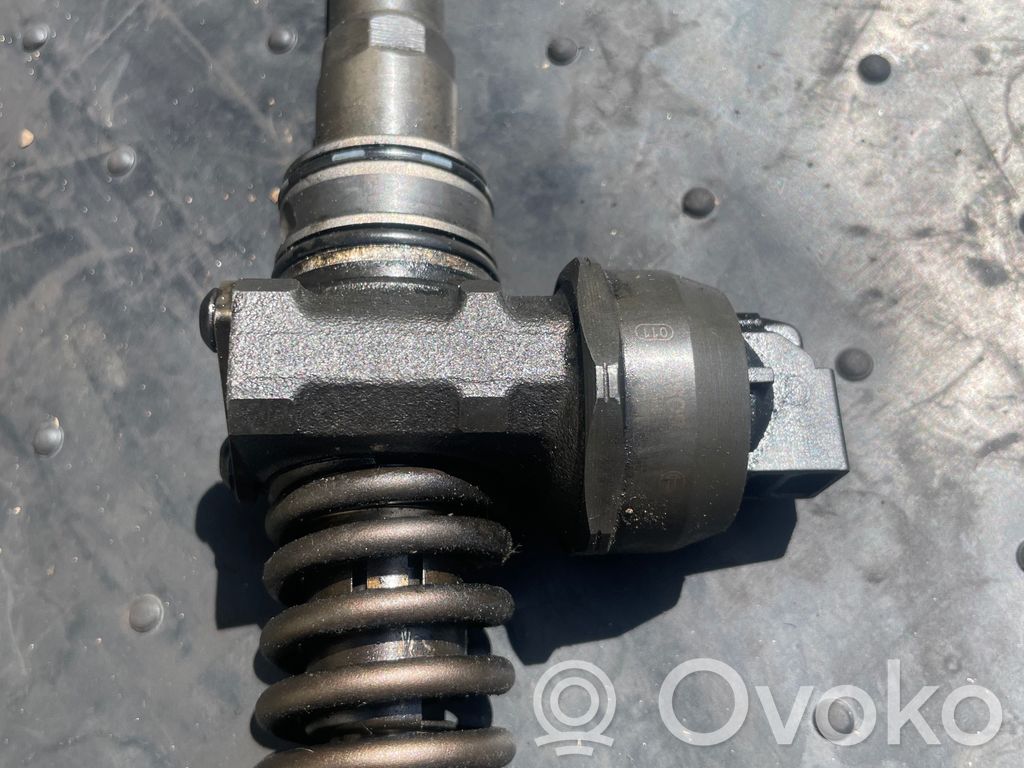 Volkswagen Golf IV Inyector de combustible 