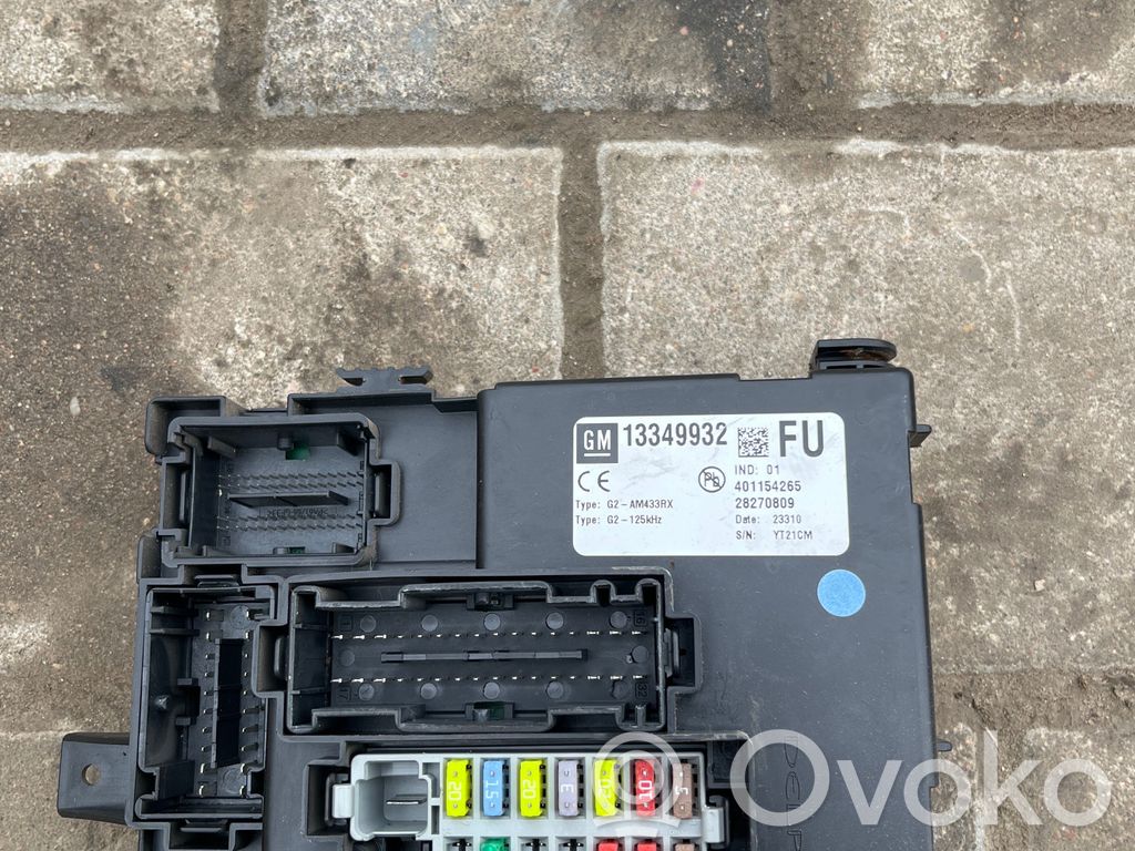 Opel Meriva B Módulo de fusible 