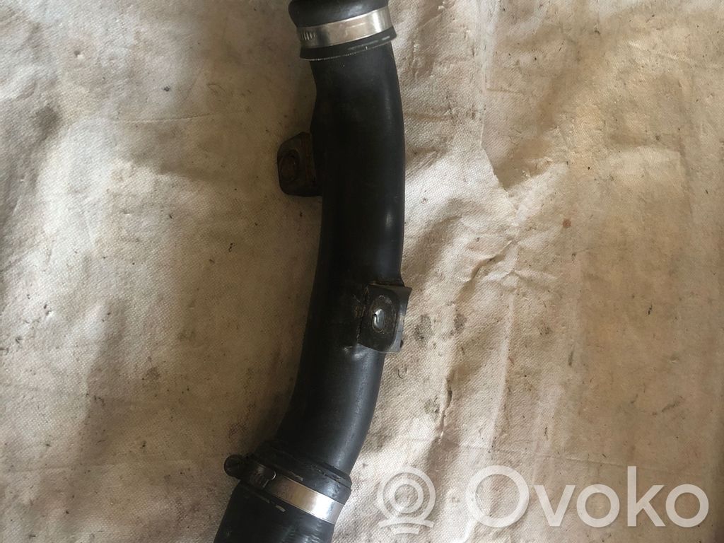 Ford Connect Välijäähdyttimen letku 