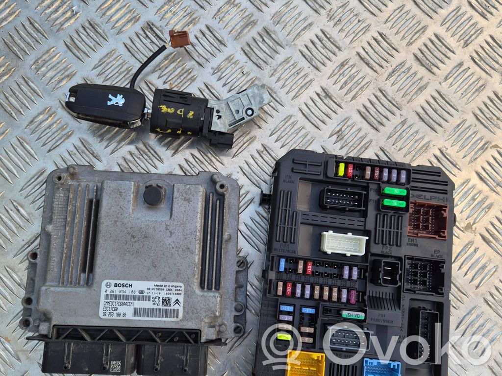 Peugeot 3008 II Kit cu ECU motor și set închidere uși 