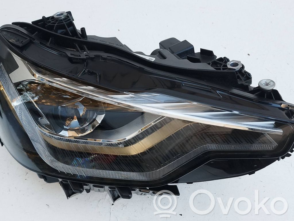 BMW 2 G42 Scheinwerfer 