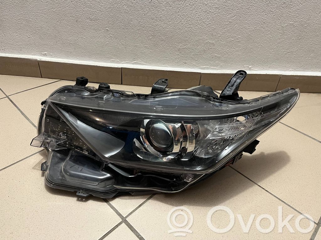 Toyota Auris E180 Scheinwerfer 
