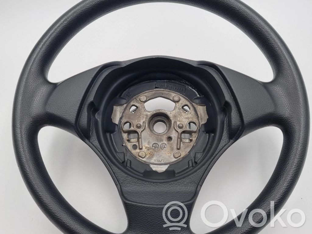 Steering wheel   6771411