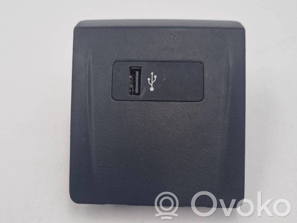 BMW 2 F46 AUX in-socket connector 