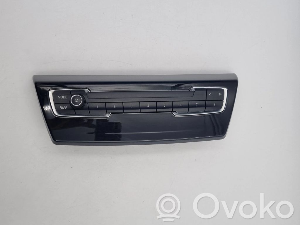 BMW 2 F45 Panel / Radioodtwarzacz CD/DVD/GPS 